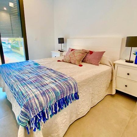Chalet Con Piscina Privada En La Urb. De Puerto Rey Los Amarguillos Esterno foto