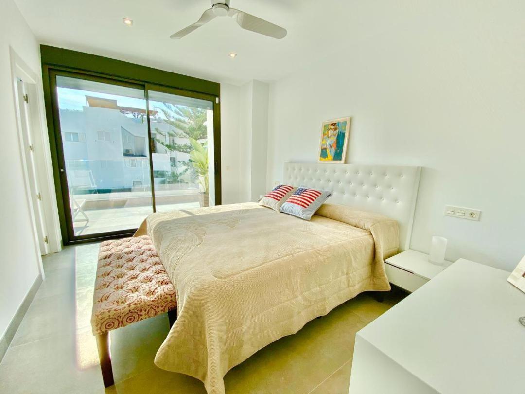 Chalet Con Piscina Privada En La Urb. De Puerto Rey Los Amarguillos Esterno foto